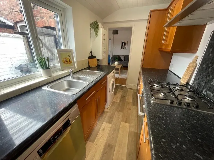 Smart 4 Bed Terraced House // Jul 2026 - Thumbnail 3